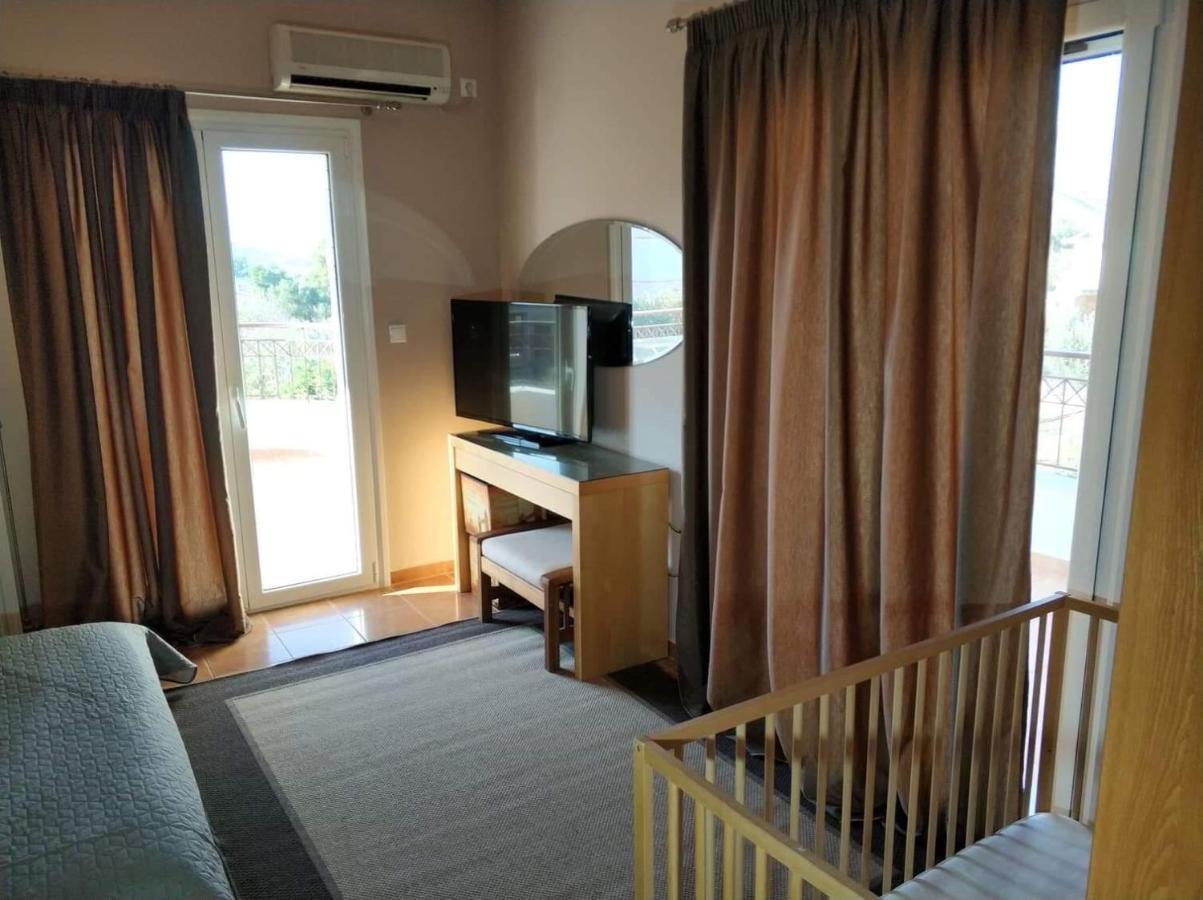 Relaxing Villa With Swimming Pool And Garden Agios Georgios  Exteriör bild